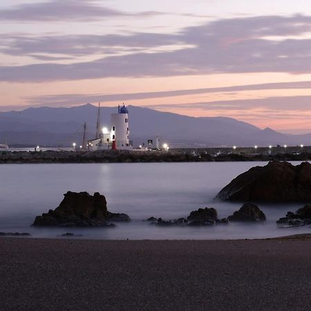 Marina Del Castillo, Duquesa Beachfront Apartment 马尼尔瓦 外观 照片