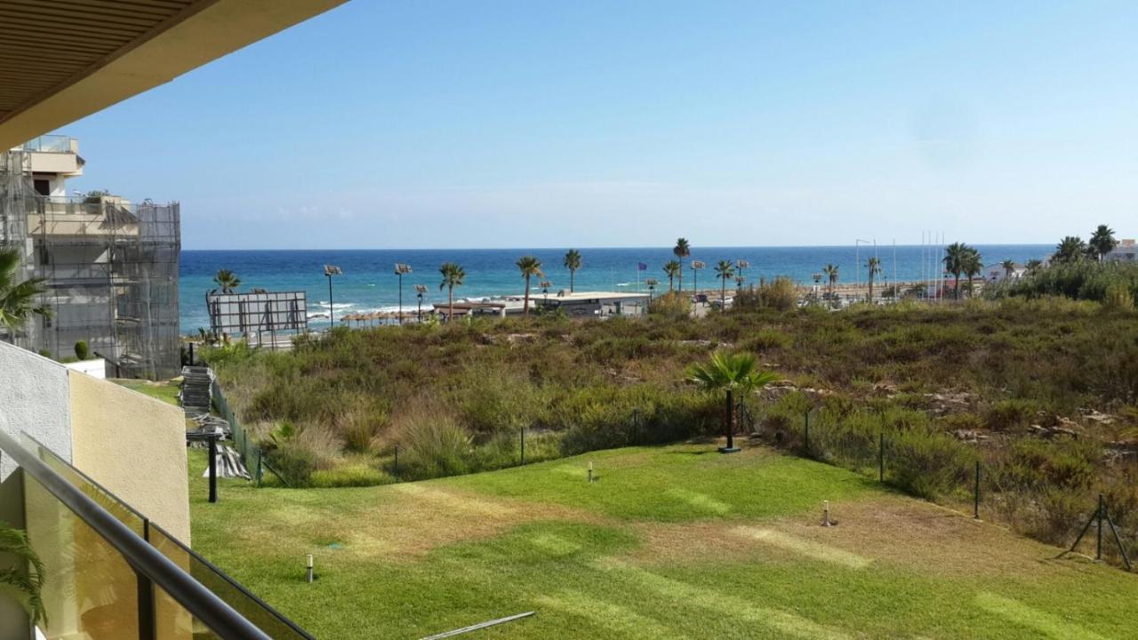 Marina Del Castillo, Duquesa Beachfront Apartment 马尼尔瓦 外观 照片