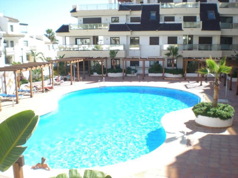 Marina Del Castillo, Duquesa Beachfront Apartment 马尼尔瓦 外观 照片