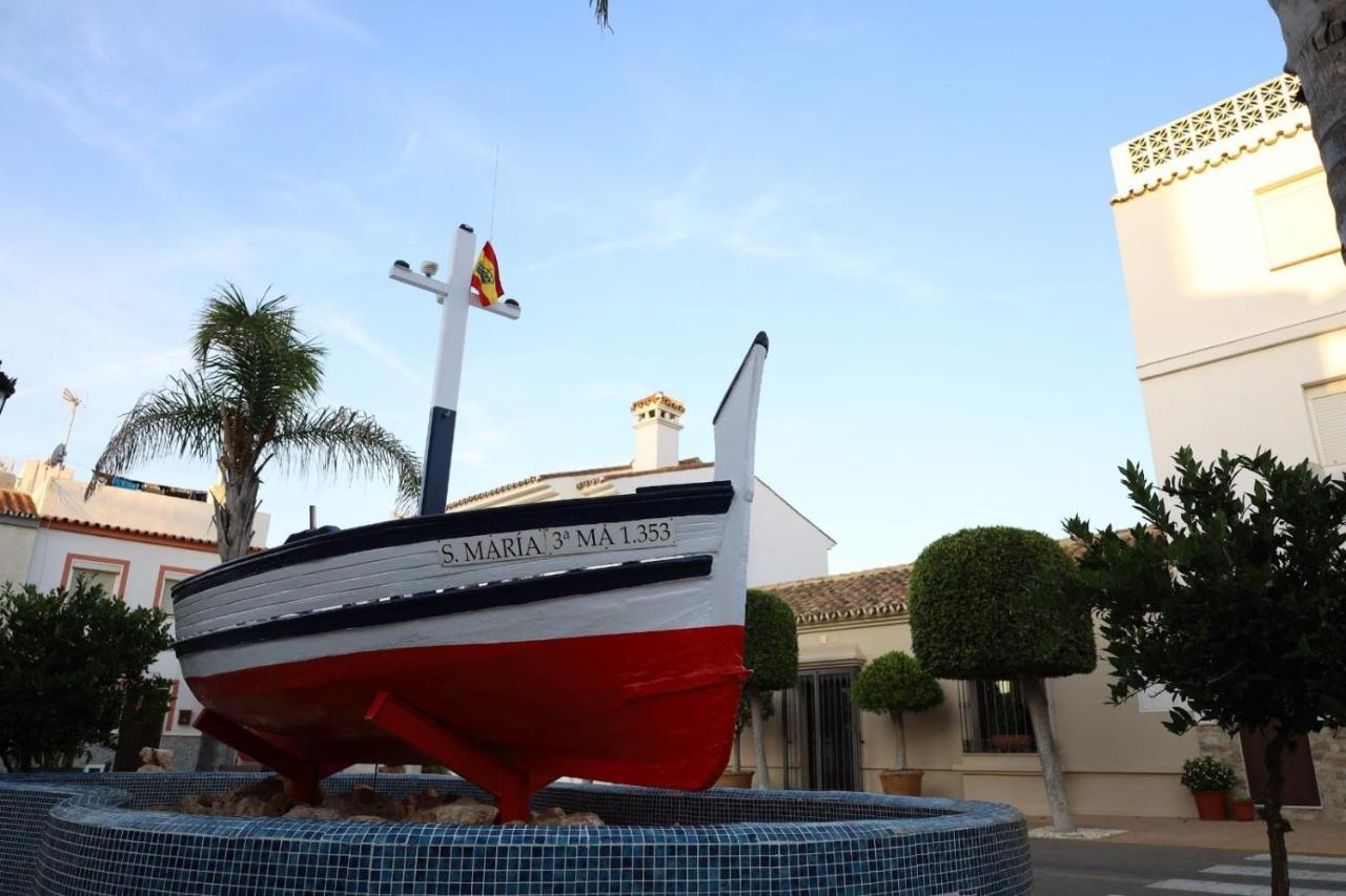 Marina Del Castillo, Duquesa Beachfront Apartment 马尼尔瓦 外观 照片
