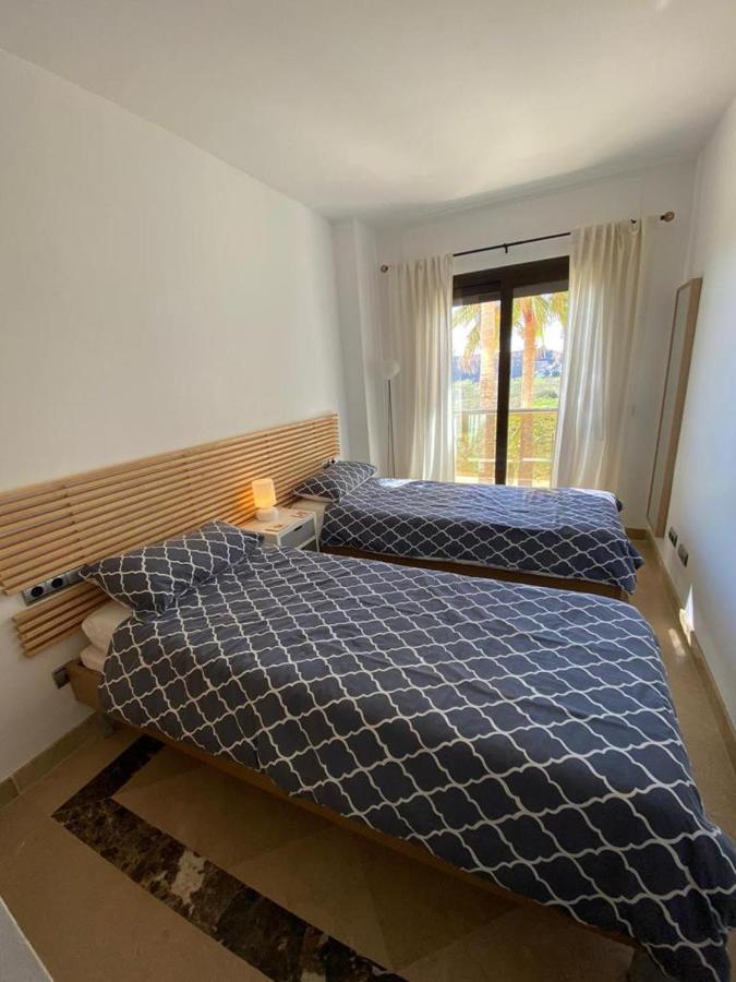 Marina Del Castillo, Duquesa Beachfront Apartment 马尼尔瓦 外观 照片