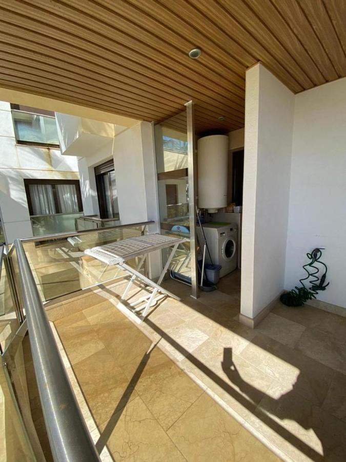 Marina Del Castillo, Duquesa Beachfront Apartment 马尼尔瓦 外观 照片